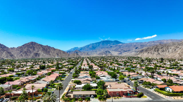 51191 Avenida Herrera, La Quinta CA: https://media.crmls.org/mediaz/4fcd4033-1a5b-43b4-bb84-76ceb6523d30.jpg