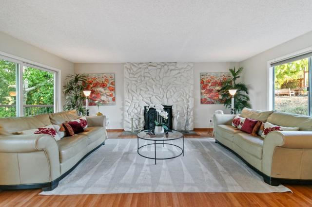 878 Hillcrest Drive, Redwood City CA: https://media.crmls.org/mediaz/4fcd7781-963f-4587-877f-b0d1e952664b.jpg