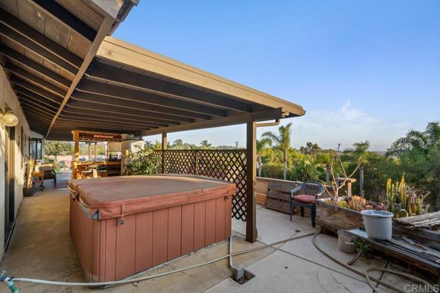 1315 Hermana Court, Vista CA: https://media.crmls.org/mediaz/4fcdd773-620a-48cf-816e-e38632509e44.jpg
