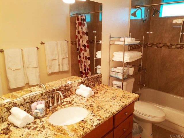 4251 Sturgeon Ct, San Diego CA: https://media.crmls.org/mediaz/4fce2089-5fe2-4ac3-8a67-0af805139e69.jpg