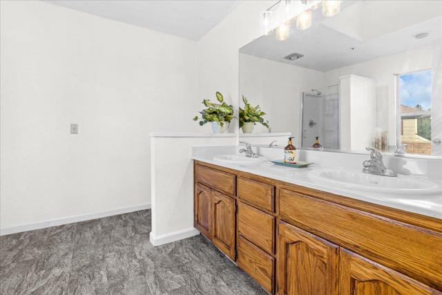 18 Suffield Circle, Salinas CA: https://media.crmls.org/mediaz/4fce9b5f-d856-4541-9462-d3e45c1b031e.jpg