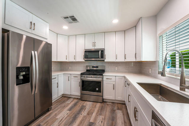 126 Monte Carlo Street, Rancho Mirage CA: https://media.crmls.org/mediaz/4fceb700-f1db-479e-8a16-7f838ff7c927.jpg