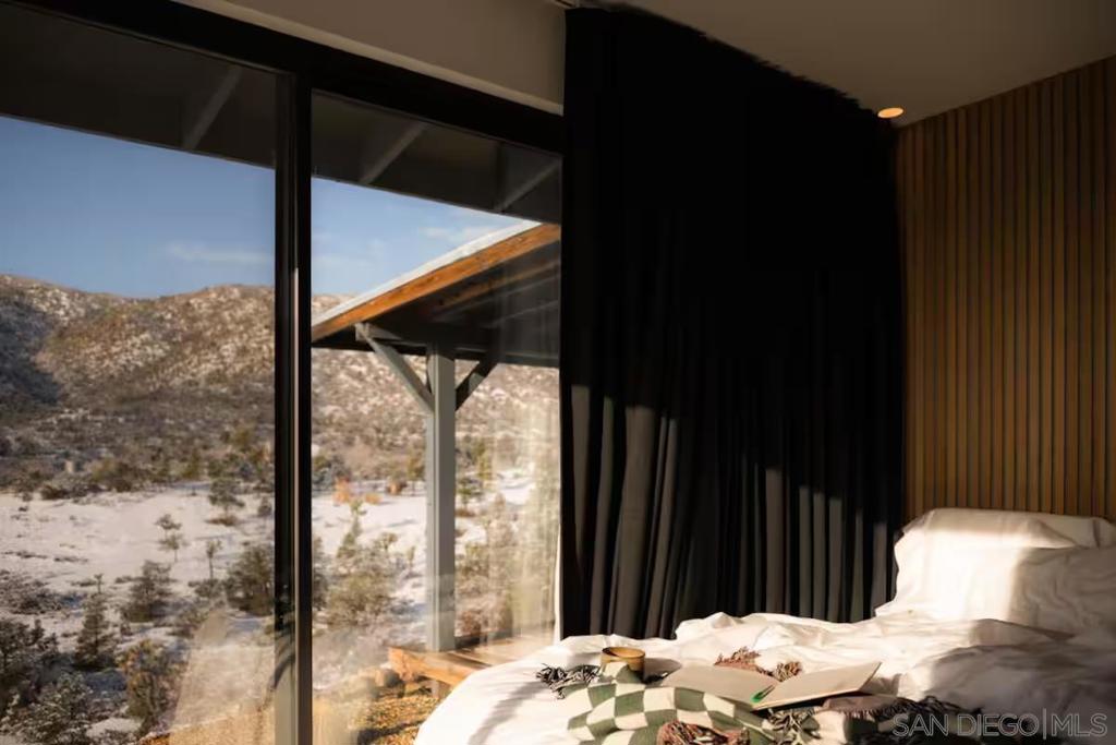 MLS #250043924SD image #20