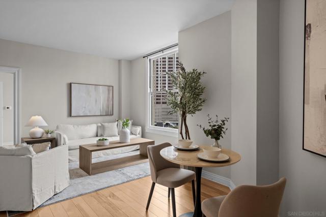 702 Ash St., San Diego CA: https://media.crmls.org/mediaz/4fcf74b7-85a7-4bd2-a921-c3293381074f.jpg