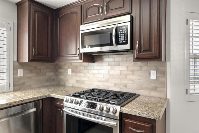 2505 LA COSTA AVE, Chula Vista CA: https://media.crmls.org/mediaz/4fcfc54b-0b66-463b-8db8-0a191609a733.jpg