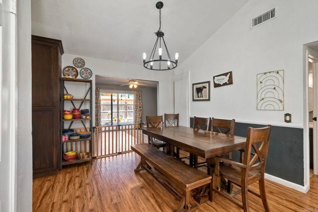 Detail Gallery Image 11 of 52 For 1807 Calle Sinaloa, Vista,  CA 92084 - 4 Beds | 2 Baths