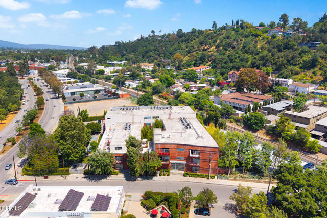 1010 Sycamore Avenue, South Pasadena CA: https://media.crmls.org/mediaz/4fd02079-cf0b-4f7c-b469-3e49100a4d90.jpg