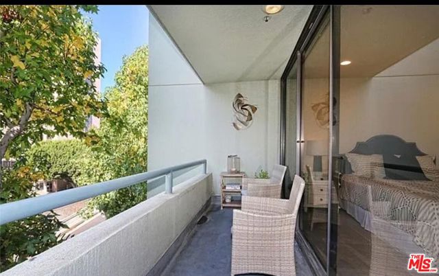 880 1st Street, Los Angeles, California 90012, 2 Bedrooms Bedrooms, ,2 BathroomsBathrooms,Condominium,For Sale,1st,24431939