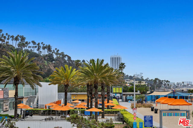 Image 47 of 50 For 270 Palisades Beach Road 203