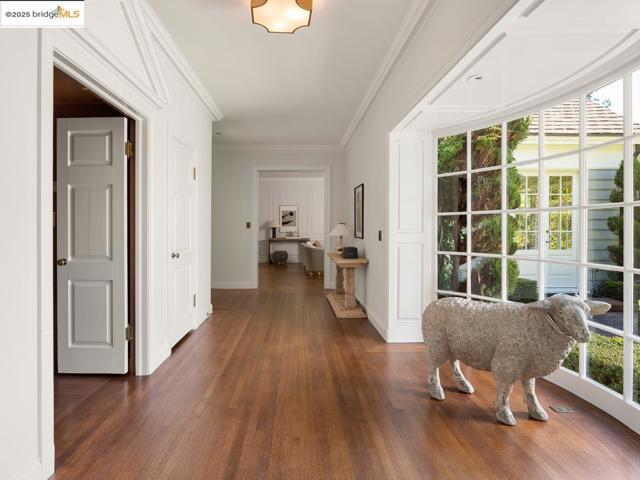 120 Hazel Ln, Piedmont CA: https://media.crmls.org/mediaz/4fd0f7ff-8621-4501-bb9e-5afc47801a12.jpg