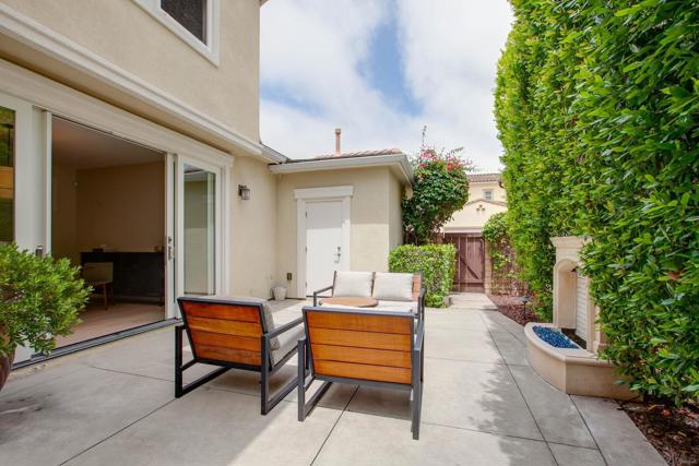 13571 Lopelia Meadows Pl, San Diego CA: https://media.crmls.org/mediaz/4fd13dd9-36c0-48cd-ba0e-d6403d8a24bb.jpg