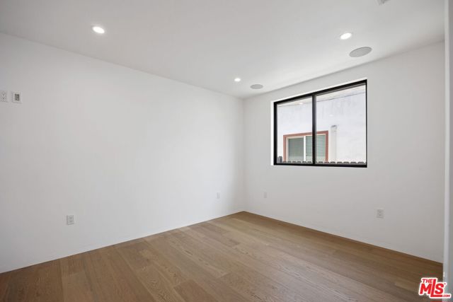 3940 Huron Avenue, Culver City CA: https://media.crmls.org/mediaz/4fd15e8c-1a88-418b-aafc-30c6001fd8e7.jpg