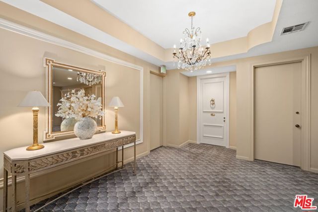 10114 Empyrean Way, Los Angeles CA: https://media.crmls.org/mediaz/4fd251c2-34d6-4bc7-9477-90bd3e161f88.jpg