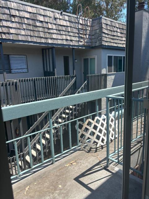 80 El Camino Real, Burlingame CA: https://media.crmls.org/mediaz/4fd2a31c-a52e-4257-99eb-0eeea6b1dad9.jpg