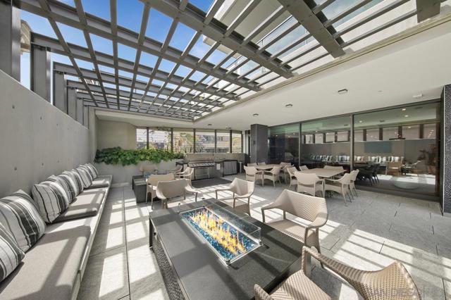 2855 5th Ave, San Diego CA: https://media.crmls.org/mediaz/4fd2bf8e-4e25-45c0-9a63-5224950f3cfd.jpg