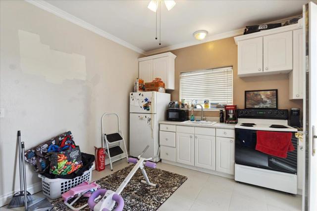 2710 Summerland Road,  CA: https://media.crmls.org/mediaz/4fd2ddaf-71d5-4320-8173-7dd0a676a927.jpg