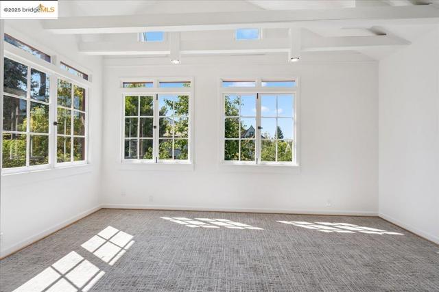 1912 Virginia St, Berkeley CA: https://media.crmls.org/mediaz/4fd30889-9a5b-4352-af22-57130c167c64.jpg