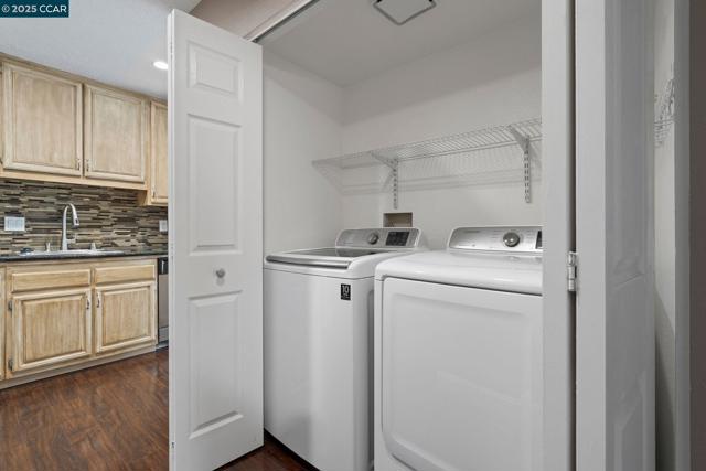 220 Apollo, Hercules CA: https://media.crmls.org/mediaz/4fd36617-dfc5-41f3-8ee6-181db8d4c28d.jpg