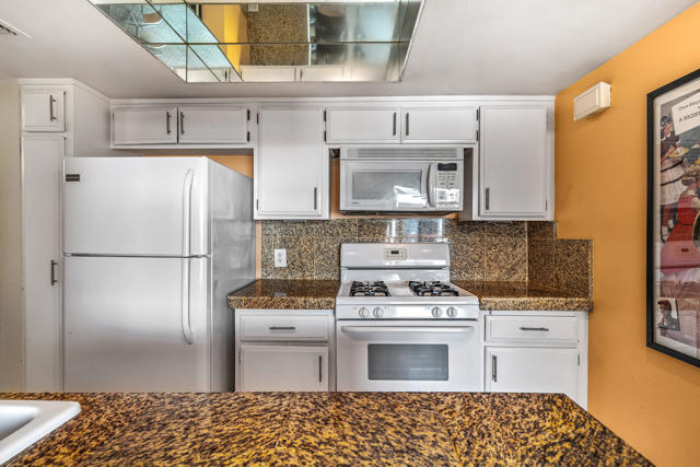 1490 S Camino Real #308, Palm Springs, CA 92264