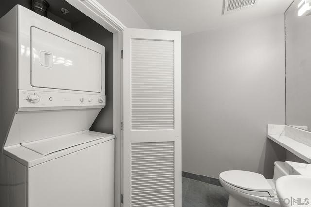 575 6th Avenue, San Diego CA: https://media.crmls.org/mediaz/4fd4dcfe-b661-4305-9f24-4beff85d60ab.jpg
