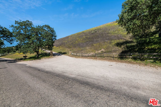 3333 & 3349 Long Valley Road, Santa Ynez CA: https://media.crmls.org/mediaz/4fd5131e-eddd-4415-8ab4-af52774e234c.jpg