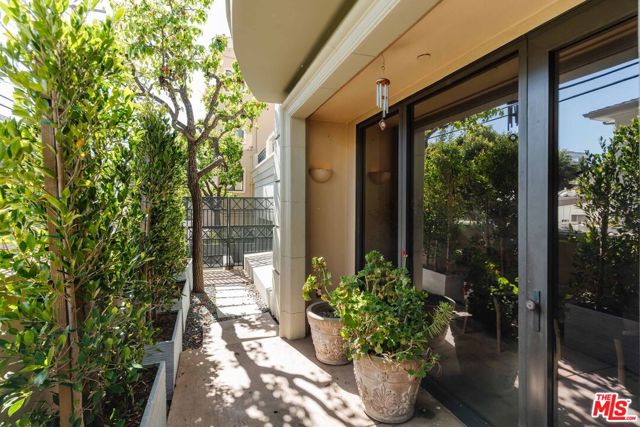 Drew Fenton | 12218 Montana Avenue Los Angeles CA | MLS: 7070013
