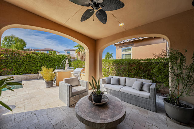 80450 Platinum Way, La Quinta CA: https://media.crmls.org/mediaz/4fd54e83-ff81-492b-a298-005a04a35c1d.jpg