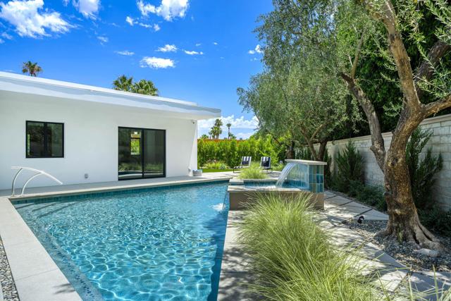 74846 Fox Hills Court, Palm Desert CA: https://media.crmls.org/mediaz/4fd6010c-2ddd-4f68-a56a-0704c9989bad.jpg