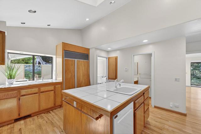4051 Los Altos Drive, Pebble Beach CA: https://media.crmls.org/mediaz/4fd65e34-74d5-4e6a-8588-63e4c99e291e.jpg