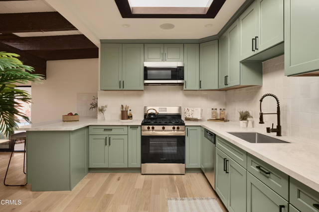 6900 Lurline Avenue, Los Angeles CA: https://media.crmls.org/mediaz/4fd6b6be-4862-4740-99d8-40615ac88fd3.jpg