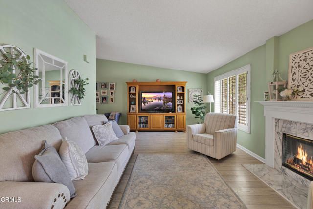 Detail Gallery Image 3 of 27 For 2648 Antonio Dr, Camarillo,  CA 93010 - 2 Beds | 2/1 Baths