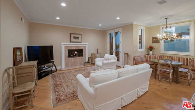 5105 Via Donte, Marina del Rey CA: https://media.crmls.org/mediaz/4fd7a70a-3e42-4bf4-abb4-595f1a5f2d99.jpg