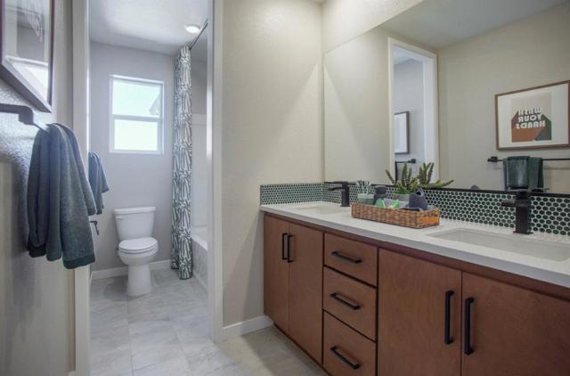 7130 Rece Lane, Gilroy CA: https://media.crmls.org/mediaz/4fd7f617-3c50-4c59-97ee-e5c8e5a9a931.jpg