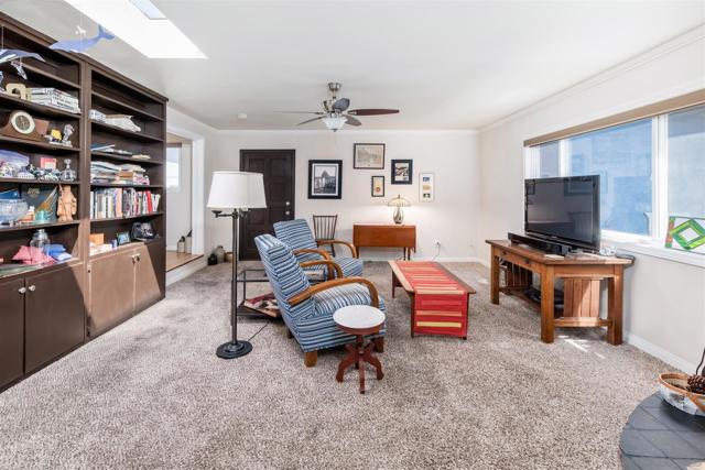 4737 Baylor Dr, San Diego CA: https://media.crmls.org/mediaz/4fd80344-a66a-484d-a4de-14434047338d.jpg