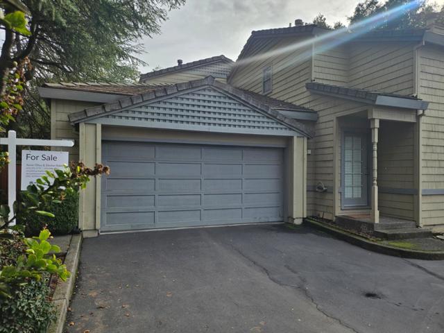 1 Burgundy Way, Yountville CA: https://media.crmls.org/mediaz/4fd8e68b-f428-49eb-9d57-7d4a90a7b585.jpg