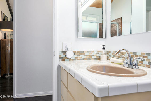 26007 Philrich Circle, Calabasas CA: https://media.crmls.org/mediaz/4fd9a640-edaa-4f4b-9c77-8f4034822e7d.jpg