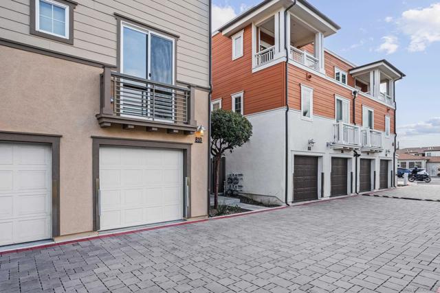 810 Santa Barbara Place, San Diego CA: https://media.crmls.org/mediaz/4fda2725-d9b5-4b81-b014-3d9187415fd2.jpg