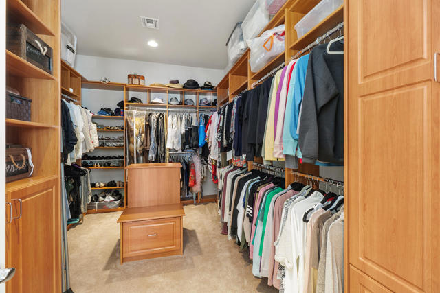 40613 Corte Los Cerritos, Indio CA: https://media.crmls.org/mediaz/4fdb3321-80e8-4fa2-8d93-ea231a61415f.jpg