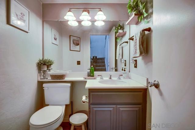 1721 Maxwell Ln, Corona CA: https://media.crmls.org/mediaz/4fdcacfb-b868-4a0e-a64e-8de7ca03b8cf.jpg