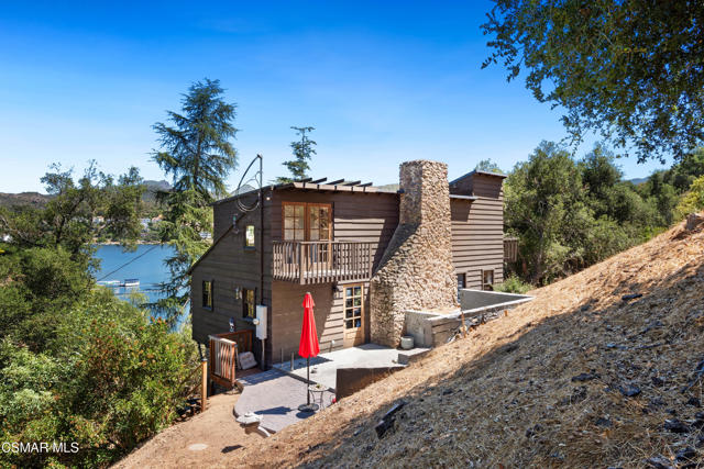 141 Lake Sherwood Drive, Lake Sherwood CA: https://media.crmls.org/mediaz/4fdd5ad4-d6f7-47b7-85fd-8c7e352e662c.jpg
