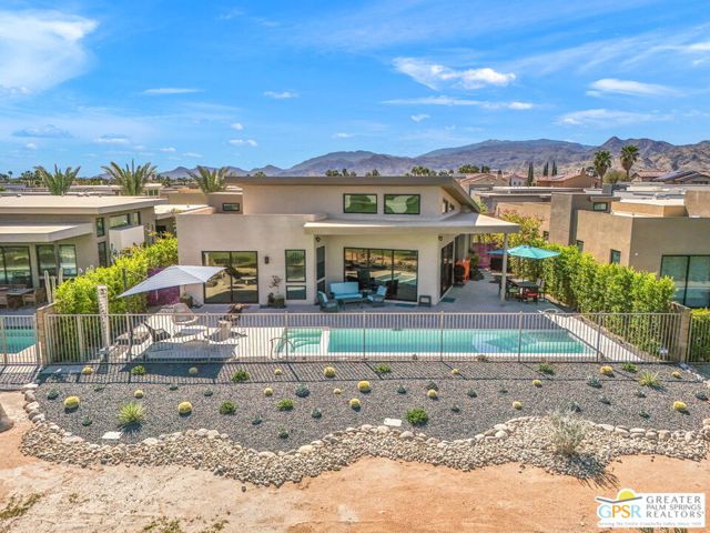4321 Lumina Way, Palm Springs CA: https://media.crmls.org/mediaz/4fde1394-1f75-4a41-9c59-99e9765ea96d.jpg