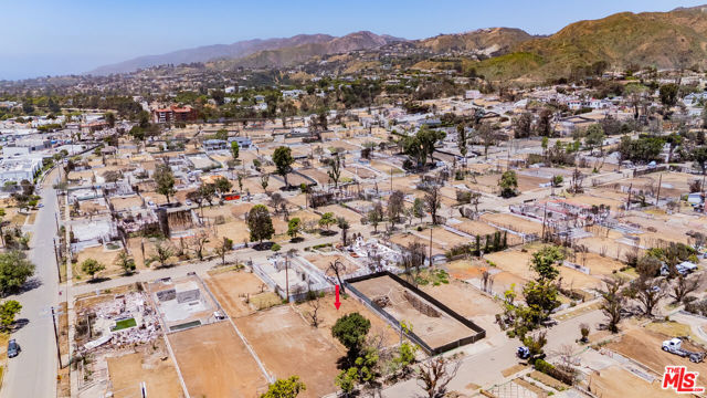 1115 Galloway Street, Pacific Palisades CA: https://media.crmls.org/mediaz/4fde1e3e-8357-42b1-bd97-f64e832d903b.jpg