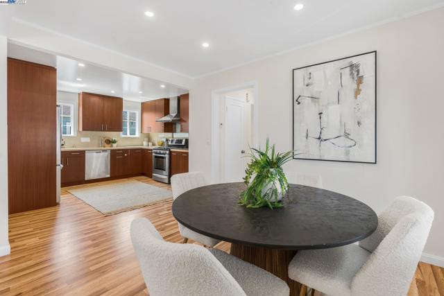 455 32nd St, Richmond CA: https://media.crmls.org/mediaz/4fde7eea-e8e2-4278-976d-33a38c6733ae.jpg