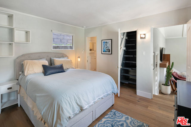 2059 Laurel Canyon Boulevard, Los Angeles CA: https://media.crmls.org/mediaz/4fe061be-75a5-445d-a302-ed24e3b2dfe7.jpg