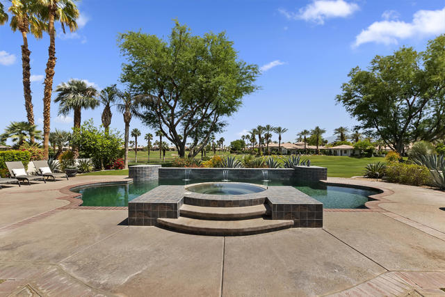 48644 Vista Palomino, La Quinta CA: https://media.crmls.org/mediaz/4fe206e1-9189-45b3-a774-b26df5341fa5.jpg