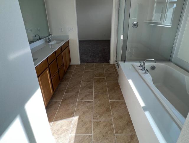 2800 High Tide Avenue, Sacramento CA: https://media.crmls.org/mediaz/4fe227a8-047d-481f-a999-3b1aeb4f2083.jpg