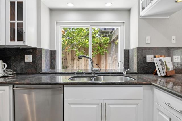 704 Prescott Lane, Foster City CA: https://media.crmls.org/mediaz/4fe31be4-5eba-44fd-a134-fa9bbf1d4b46.jpg