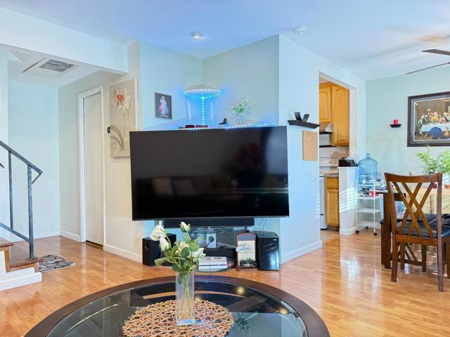 2701 Lone Bluff Way, San Jose CA: https://media.crmls.org/mediaz/4fe3454d-55d7-4d5e-9090-2fc134143f9c.jpg