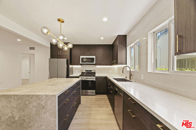751 N Alfred Street, Los Angeles CA: https://media.crmls.org/mediaz/4fe357fa-e038-46ac-a10e-f5b379f370e3.jpg