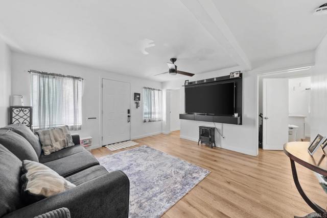 42 48 E 5Th Street, National City CA: https://media.crmls.org/mediaz/4fe3b9a1-2204-42ee-90c5-a8011c985b8e.jpg